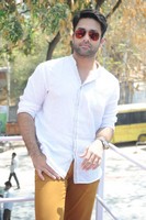Navdeep Stills